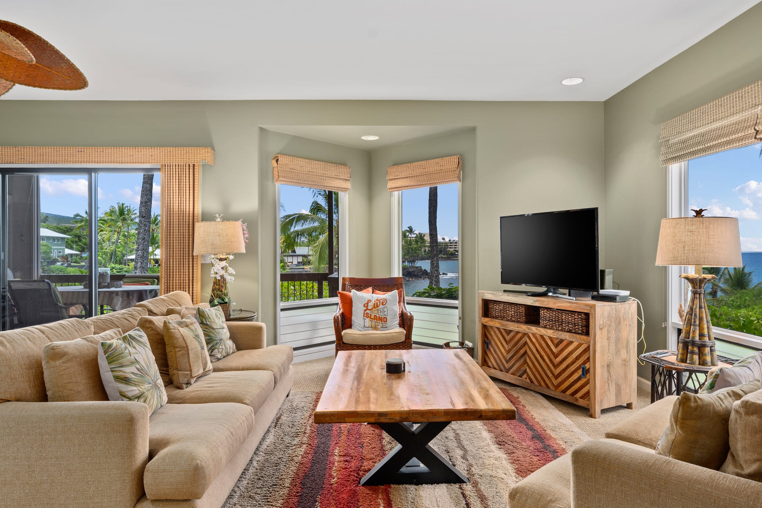 Condo in Kailua-Kona · ★4.83 · 2 bedrooms · 3 beds · 2 baths - Image 6