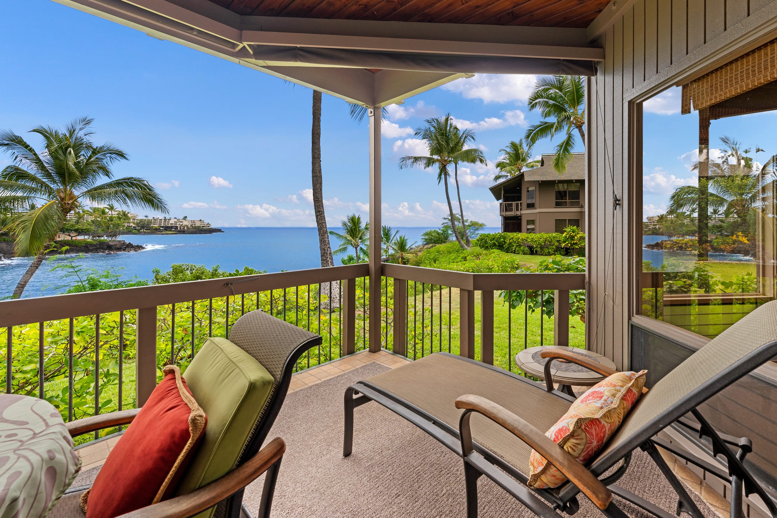 Condo in Kailua-Kona · ★4.83 · 2 bedrooms · 3 beds · 2 baths - Image 2
