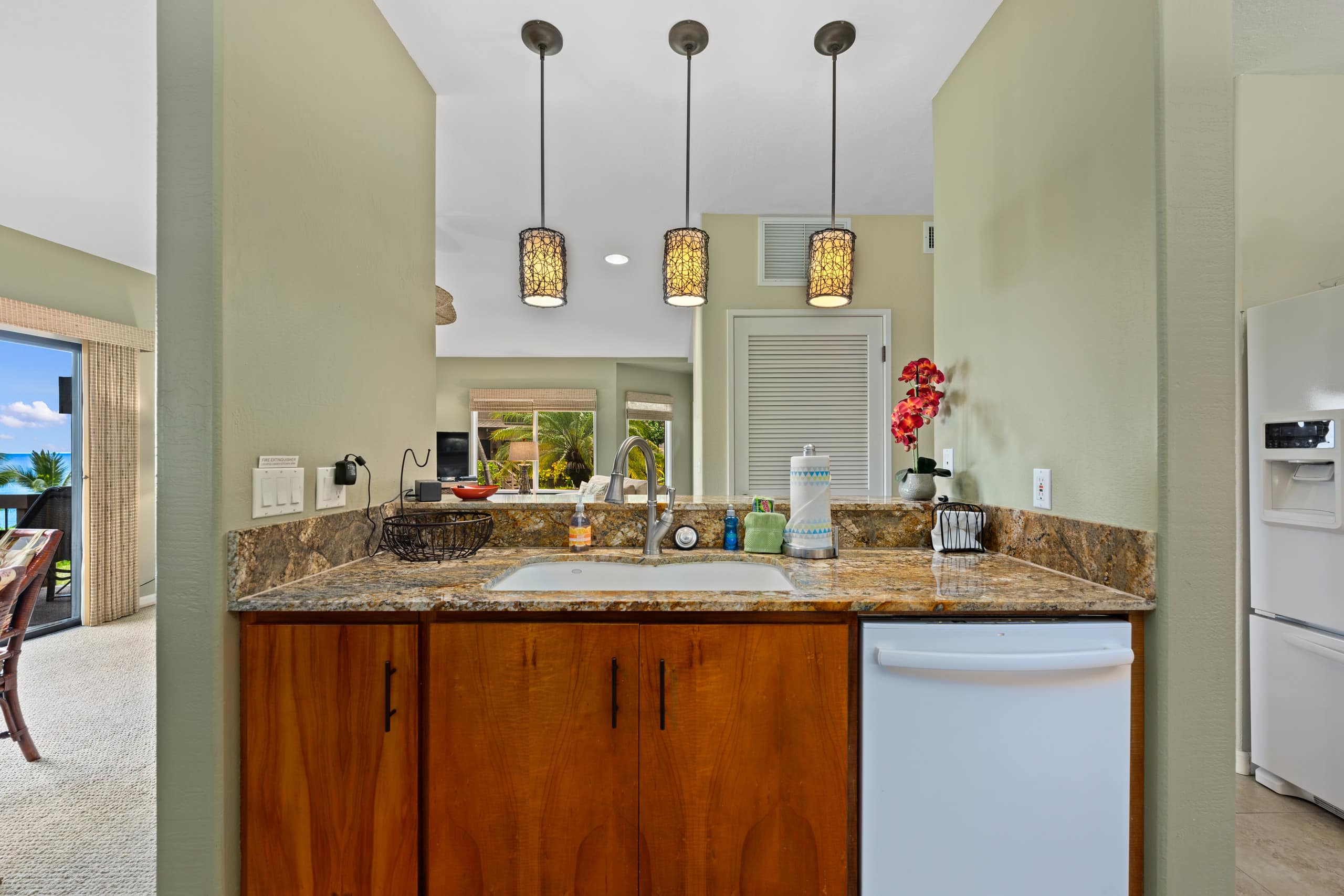Condo in Kailua-Kona · ★4.83 · 2 bedrooms · 3 beds · 2 baths - Image 21