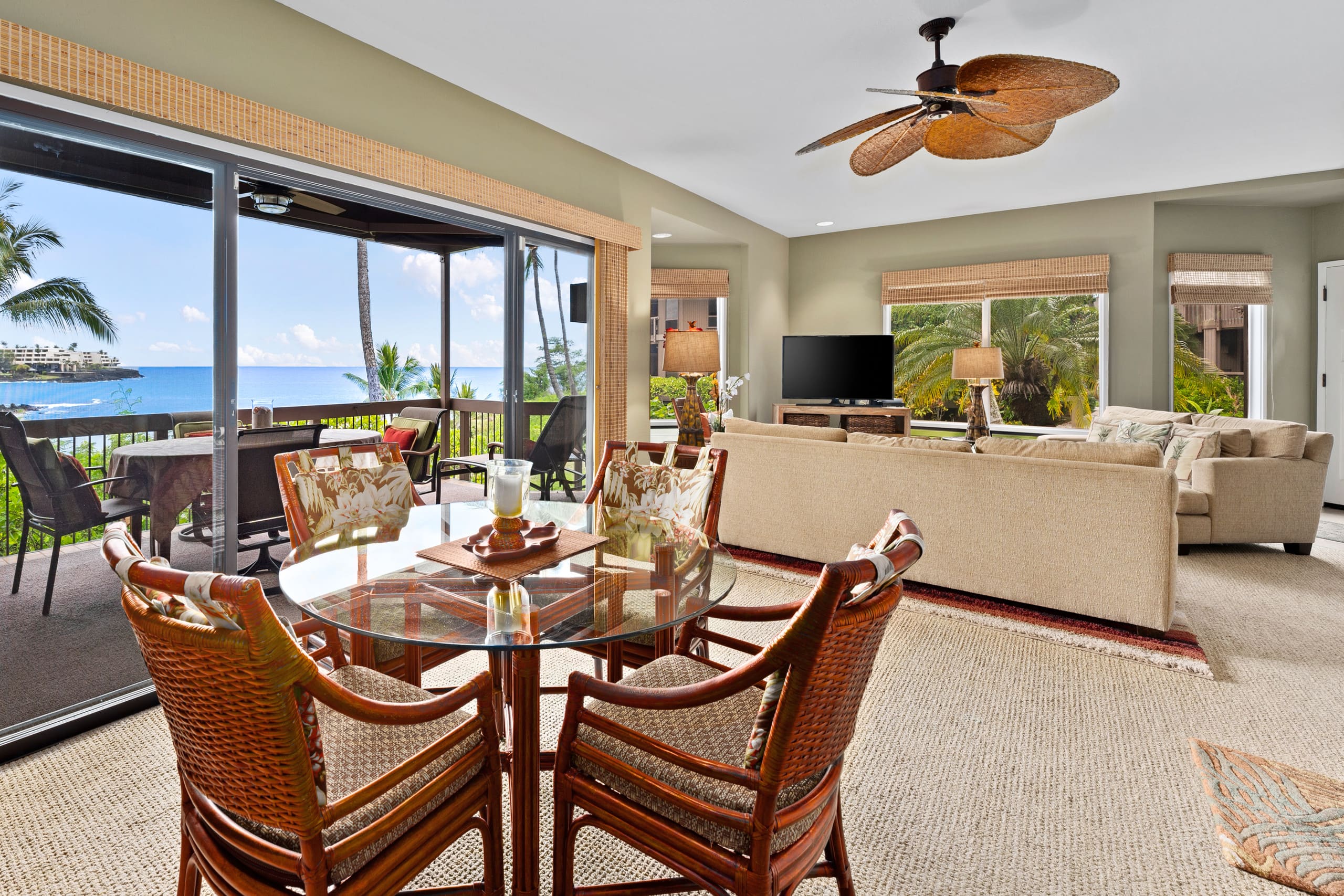 Condo in Kailua-Kona · ★4.83 · 2 bedrooms · 3 beds · 2 baths - Image 12
