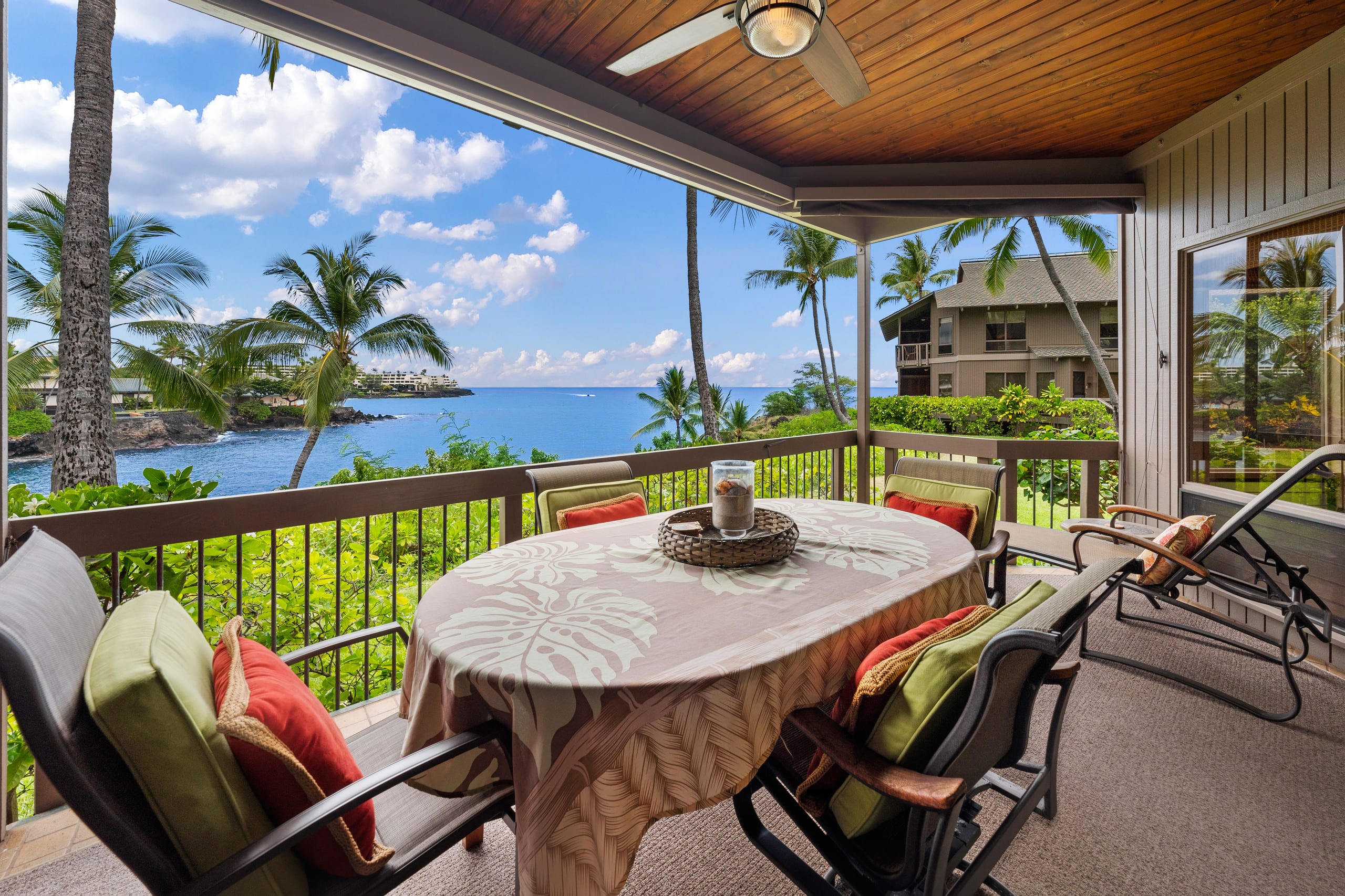 Condo in Kailua-Kona · ★4.83 · 2 bedrooms · 3 beds · 2 baths - Image 1