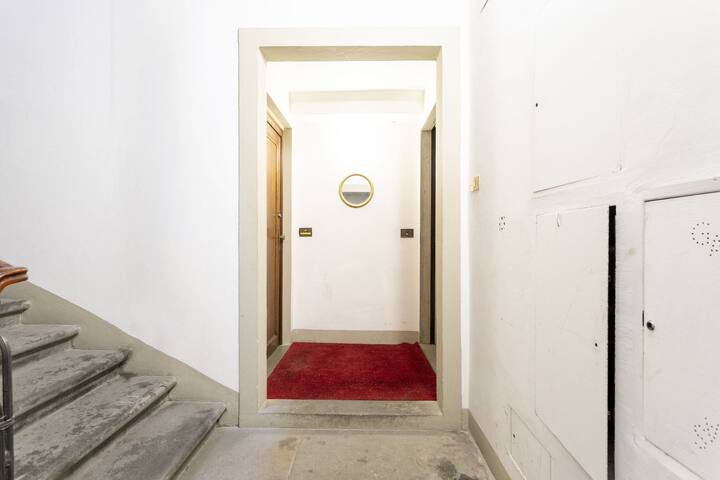 Duomo vigna nuova, amazing 3 br apartment with lar gallery image 4