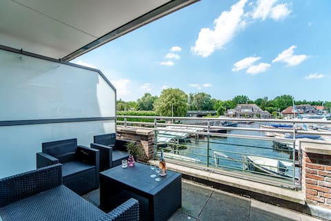 Spacious and luxurious first flloor apartment with