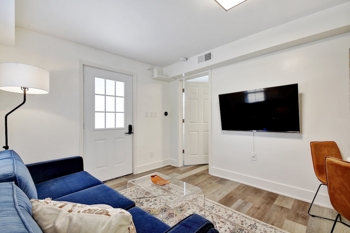 Stay In Style | Cute & Walkable Back House