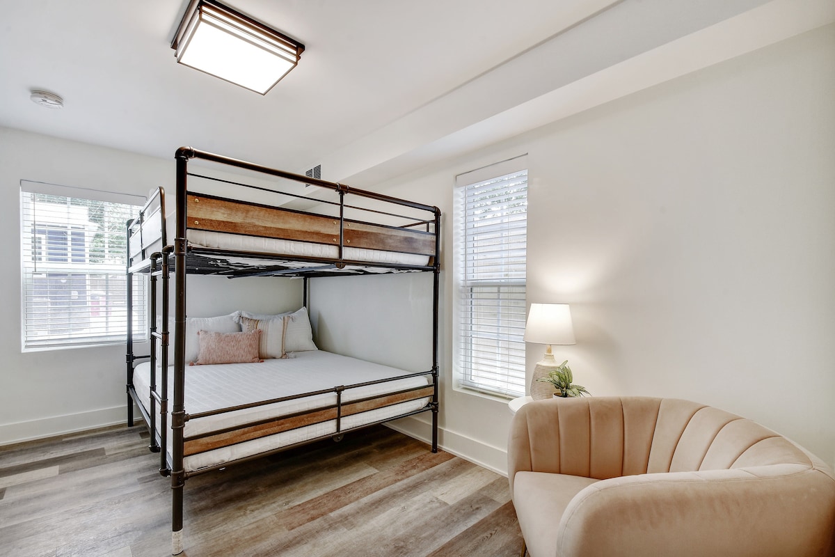 Stay In Style | Cute & Walkable Back House