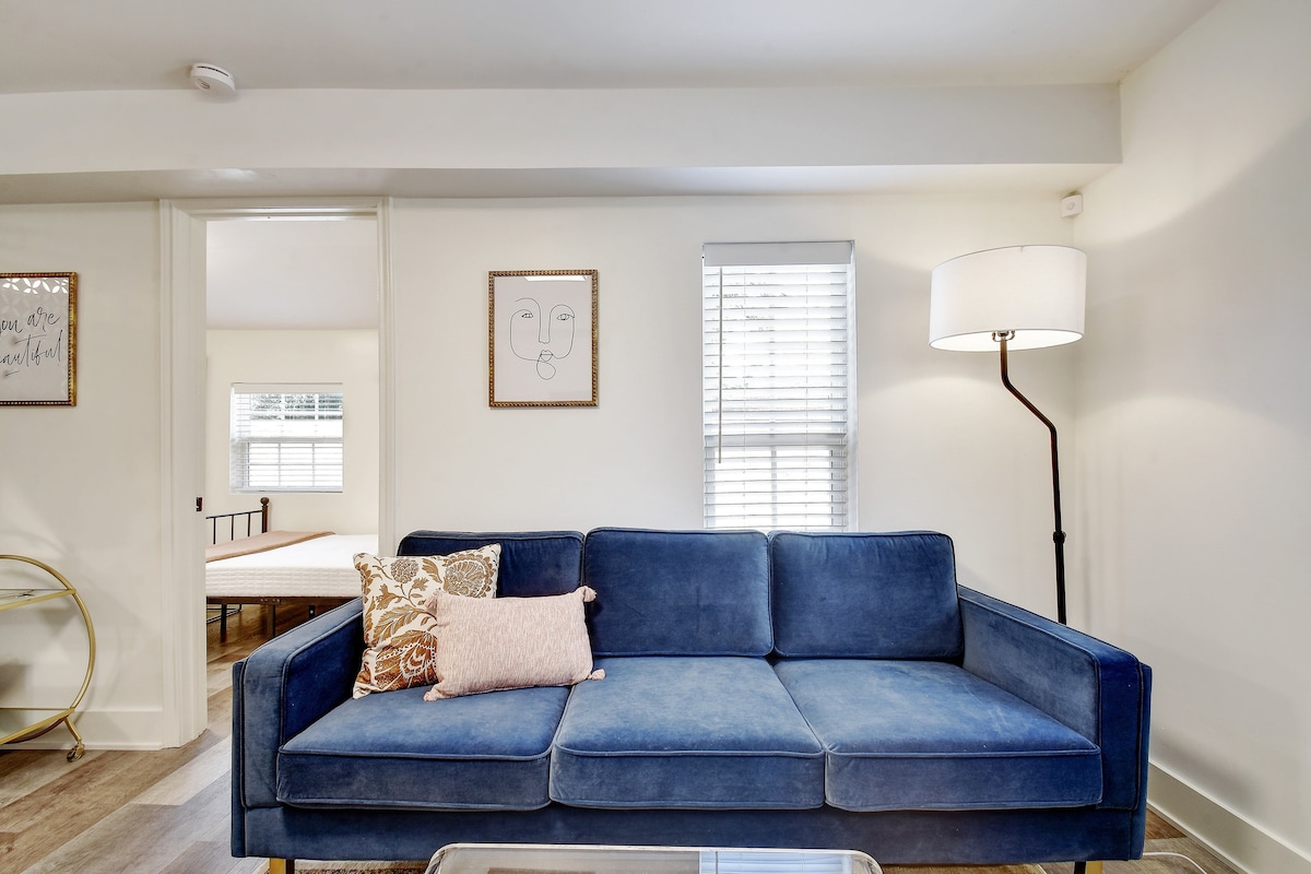 Stay In Style | Cute & Walkable Back House