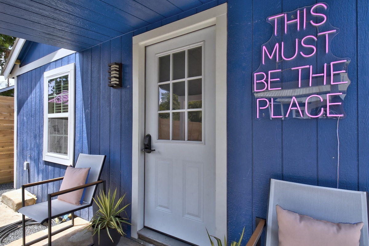 Stay In Style | Cute & Walkable Back House
