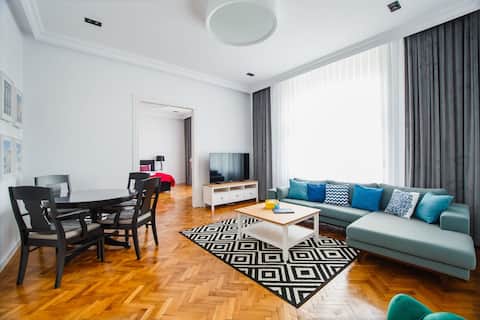 Spacious RiverViews Apartment near Piata Unirii