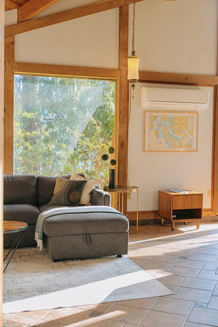 First Light - Inlet House With Hot Tub, Sauna + Ev - Tofino