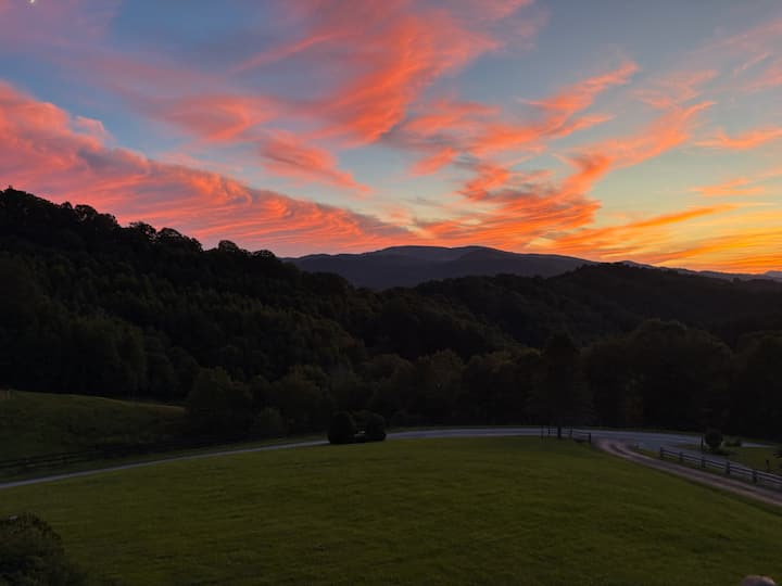 Retreat In The Heart Of Blue Ridge Mountains - Boone, NC