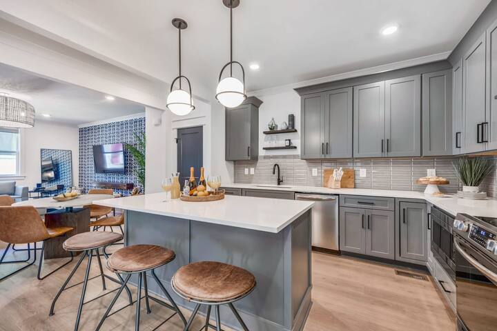 Two Neighboring Luxury Townhomes| Near Five Points gallery image 2