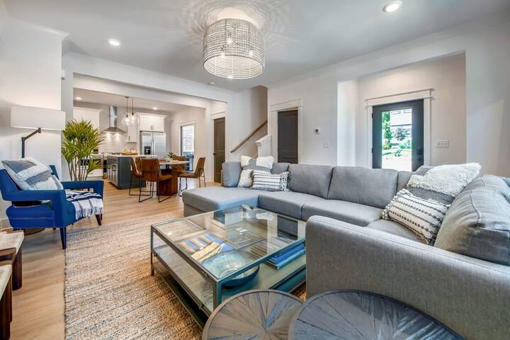 Two Neighboring Luxury Townhomes| Near Five Points gallery image 5