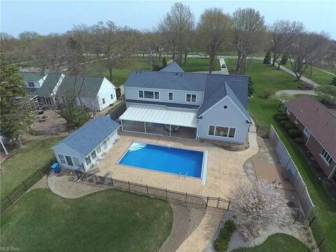 Erie Escape - Lakefront Lake Erie w/ Pool