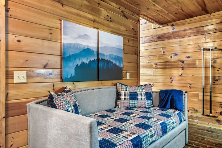 Krevat ditor në dhomën e lojërave