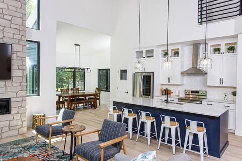 Expansive + Great for Groups and families!