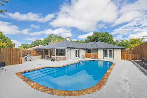 Gorgeous Sunny Home for Big Groups w/ Private Pool