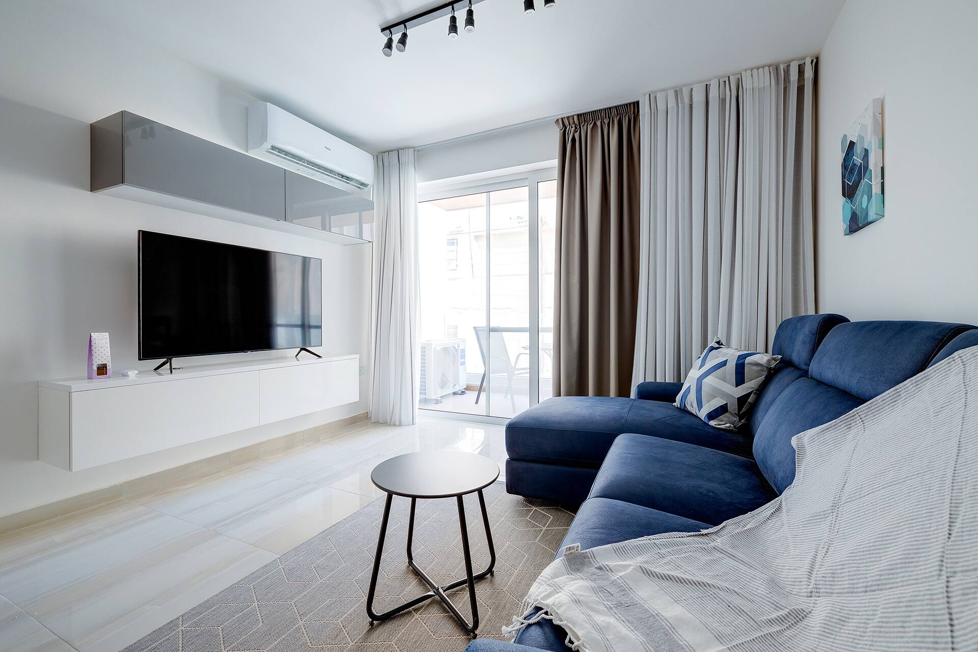 Chic 2BR Apartment, Ideal Location by Buena Vista