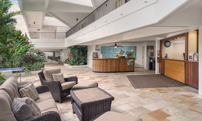 Wyndham Royal Sea Cliff | 2BR/2BA King Balc Suite gallery image 2