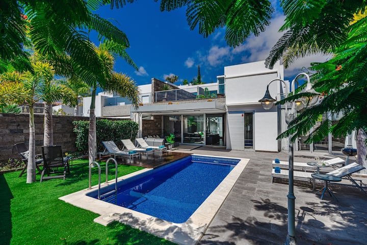 Lux Villa 7 (With 6 Bedrooms, 4 Bathrooms) - Costa Adeje