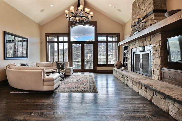 Powder Haus-Ski In/Ski Out Townhouse! Deer Crest!