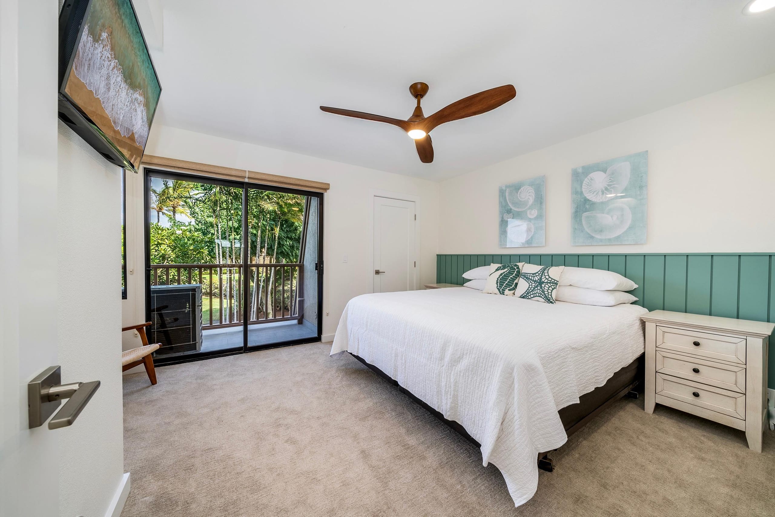 Condo in Kihei · ★4.93 · 2 bedrooms · 2 beds · 2 private baths - Image 12