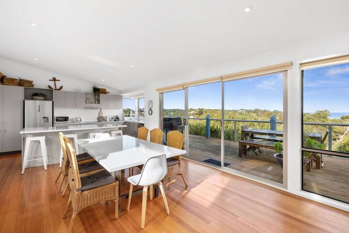 Aireys Delight I Lighthouse & Ocean Views gallery image 4