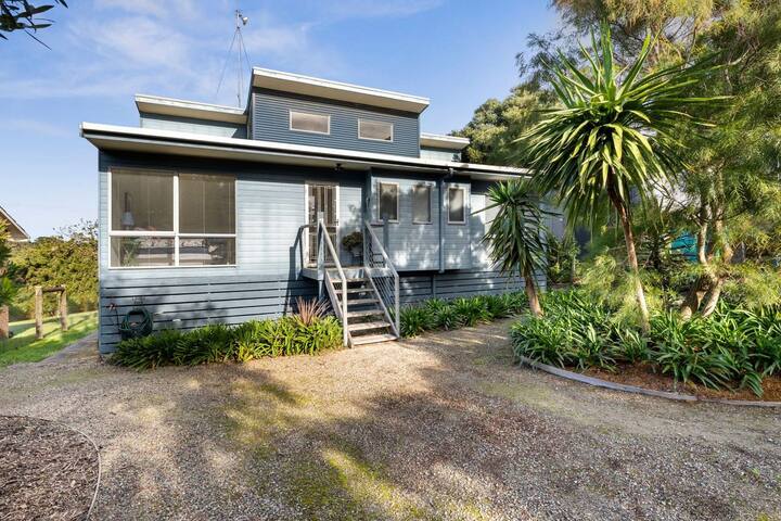 Aireys Delight I Lighthouse & Ocean Views