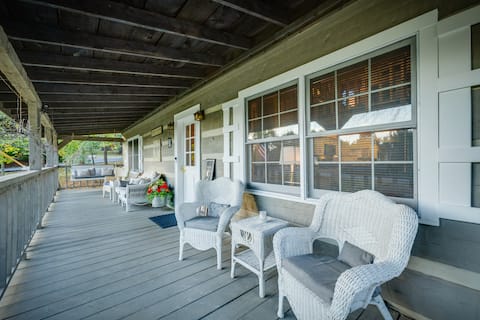 The Triple Porch Retreat, Canoe Cabin @ BooneLake
