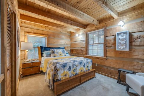 Unwind Vacation Rentals Image