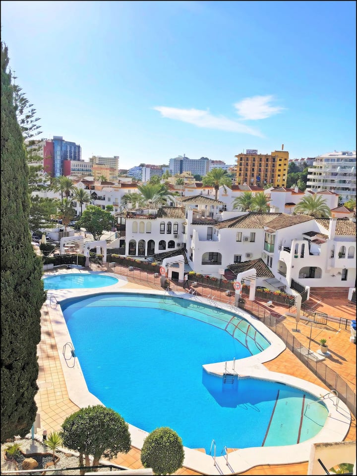 Apartamento De 1 Dormitorio En Pueblo Evita - Benalmádena