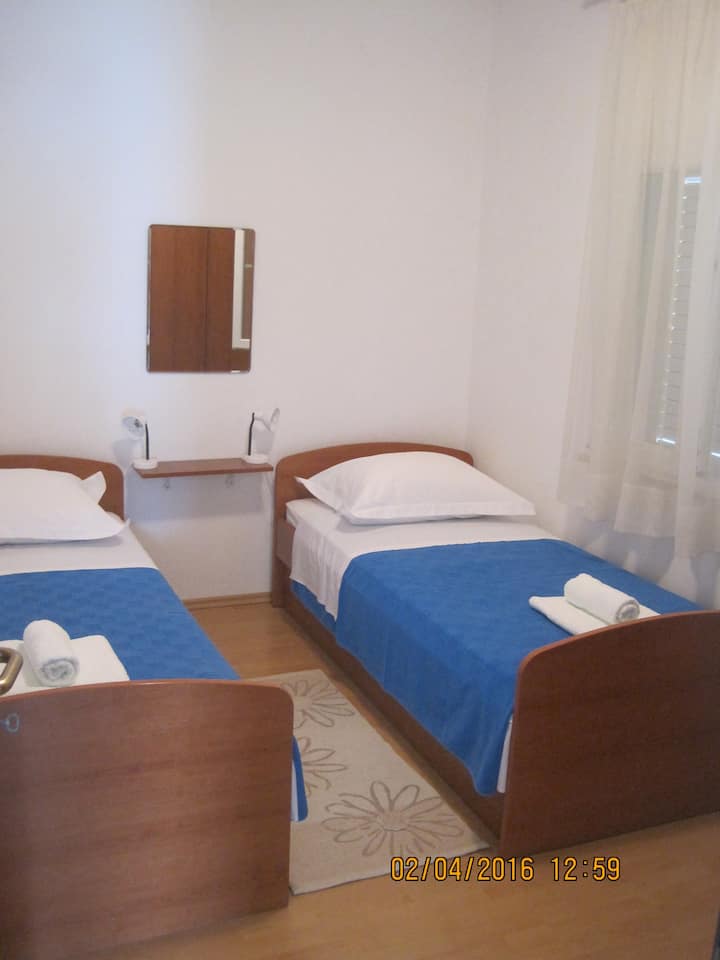 Spavaća soba 2, površina: 9 m²