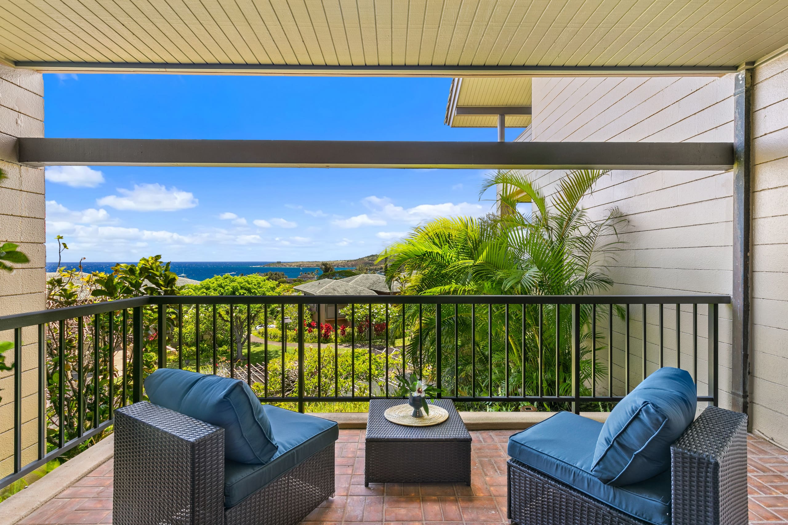 Condo in Lahaina · ★4.92 · 2 bedrooms · 4 beds · 3 baths - Image 10