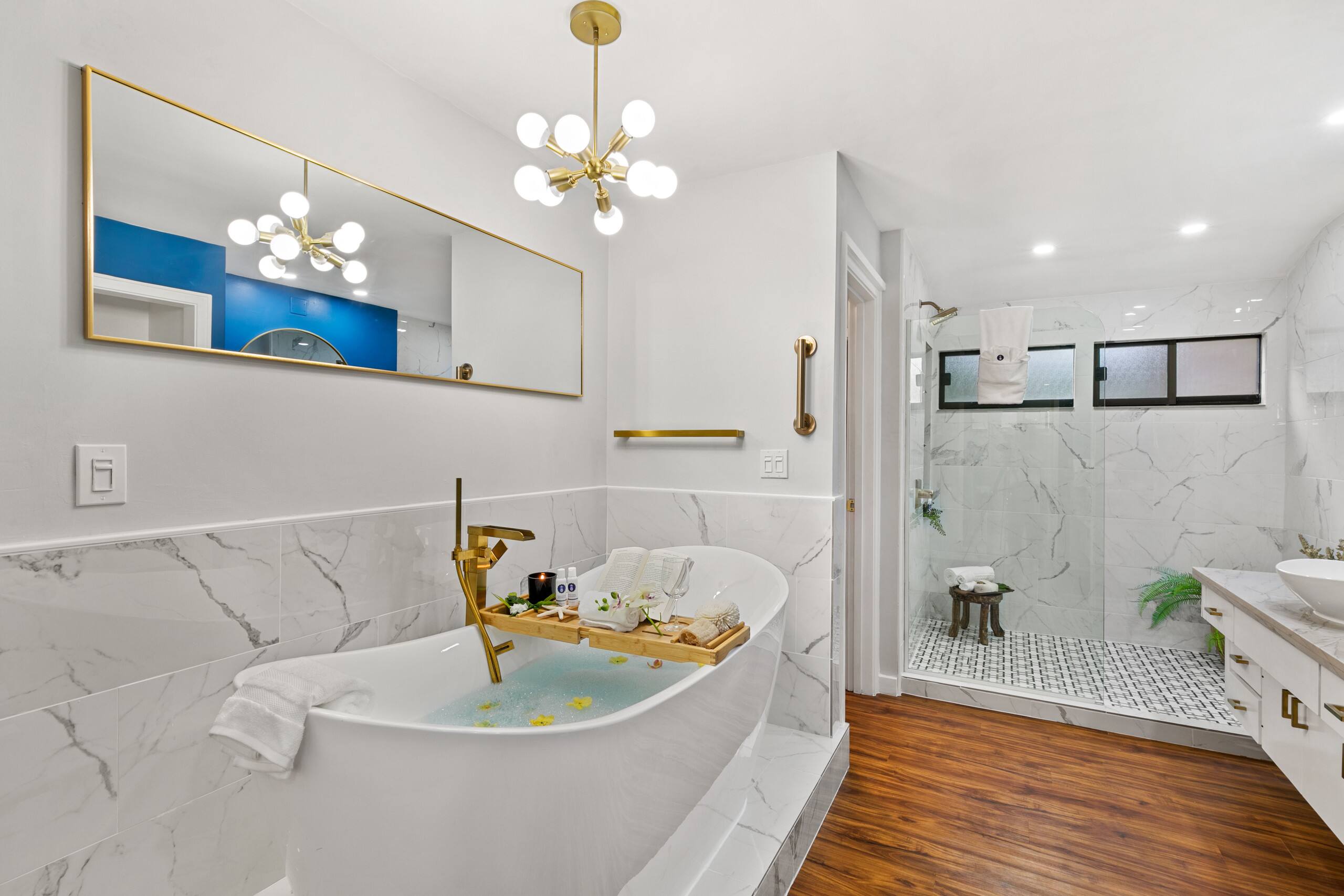 Condo in Lahaina · ★4.92 · 2 bedrooms · 4 beds · 3 baths - Image 18