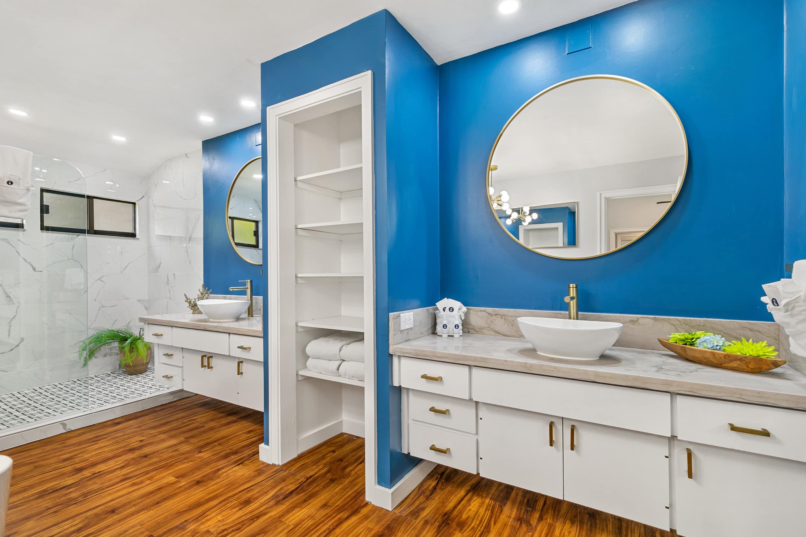Condo in Lahaina · ★4.92 · 2 bedrooms · 4 beds · 3 baths - Image 16