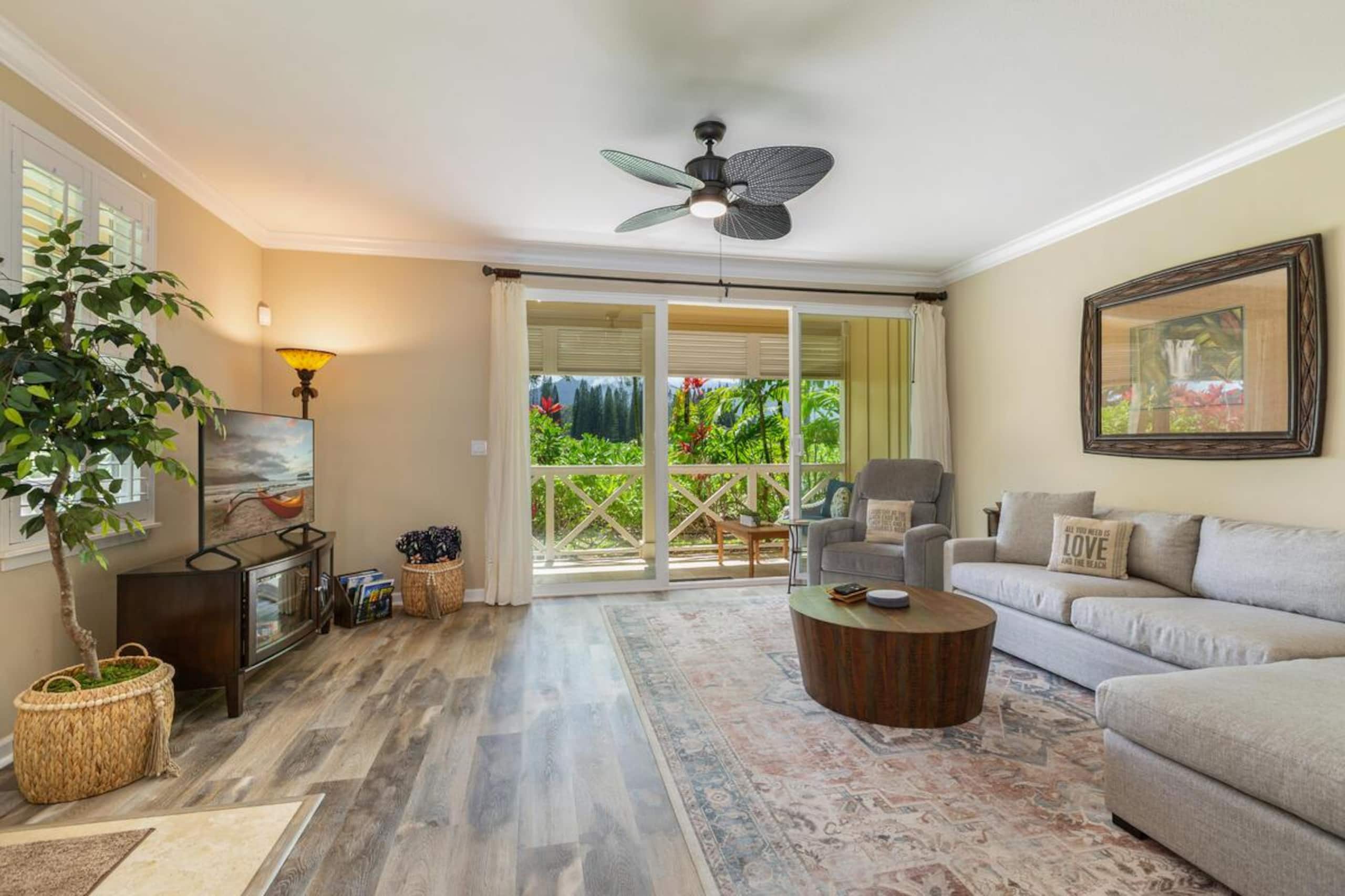 Townhouse in Princeville · ★4.89 · 3 bedrooms · 3 beds · 2.5 shared baths - Image 6