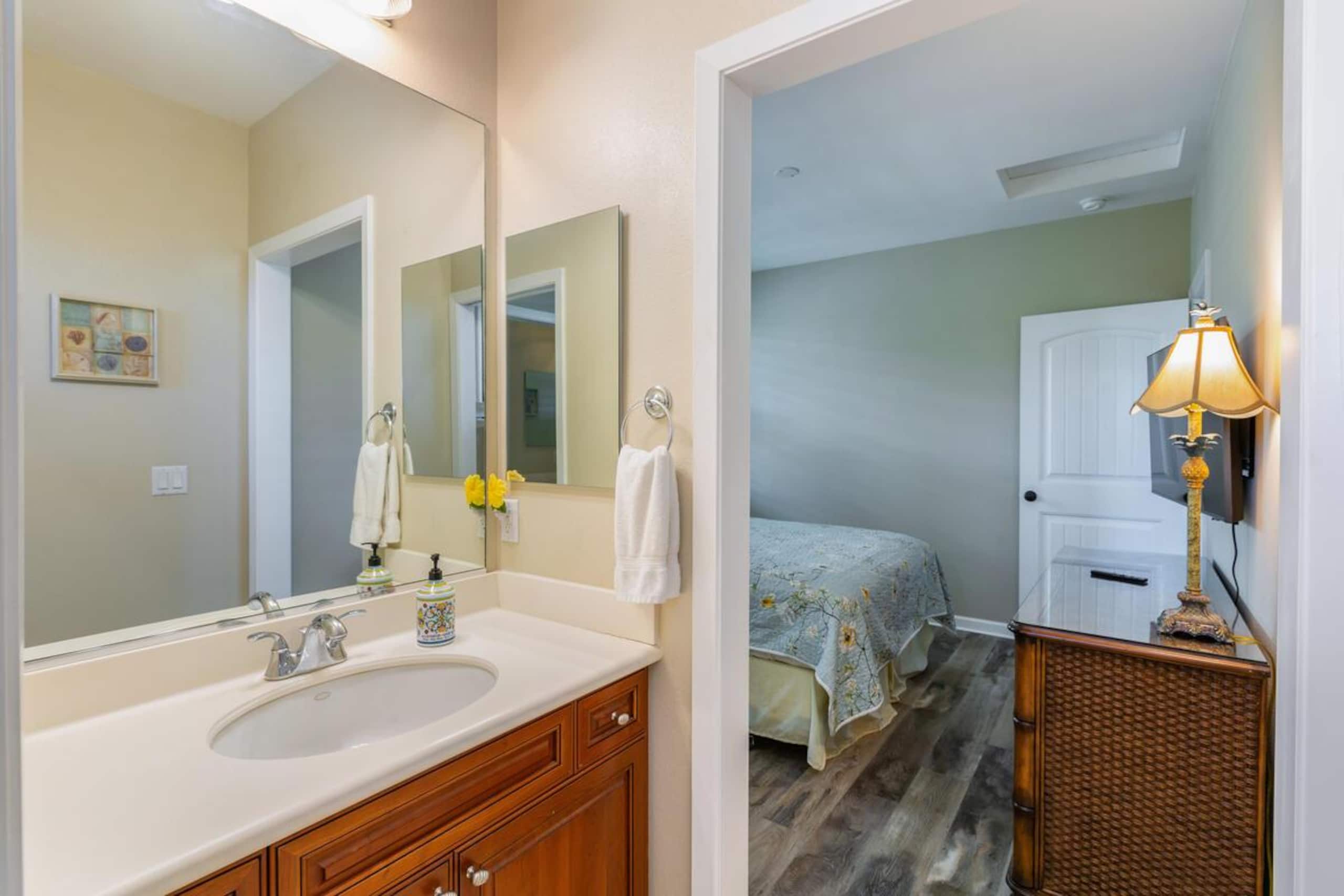 Townhouse in Princeville · ★4.89 · 3 bedrooms · 3 beds · 2.5 shared baths - Image 25