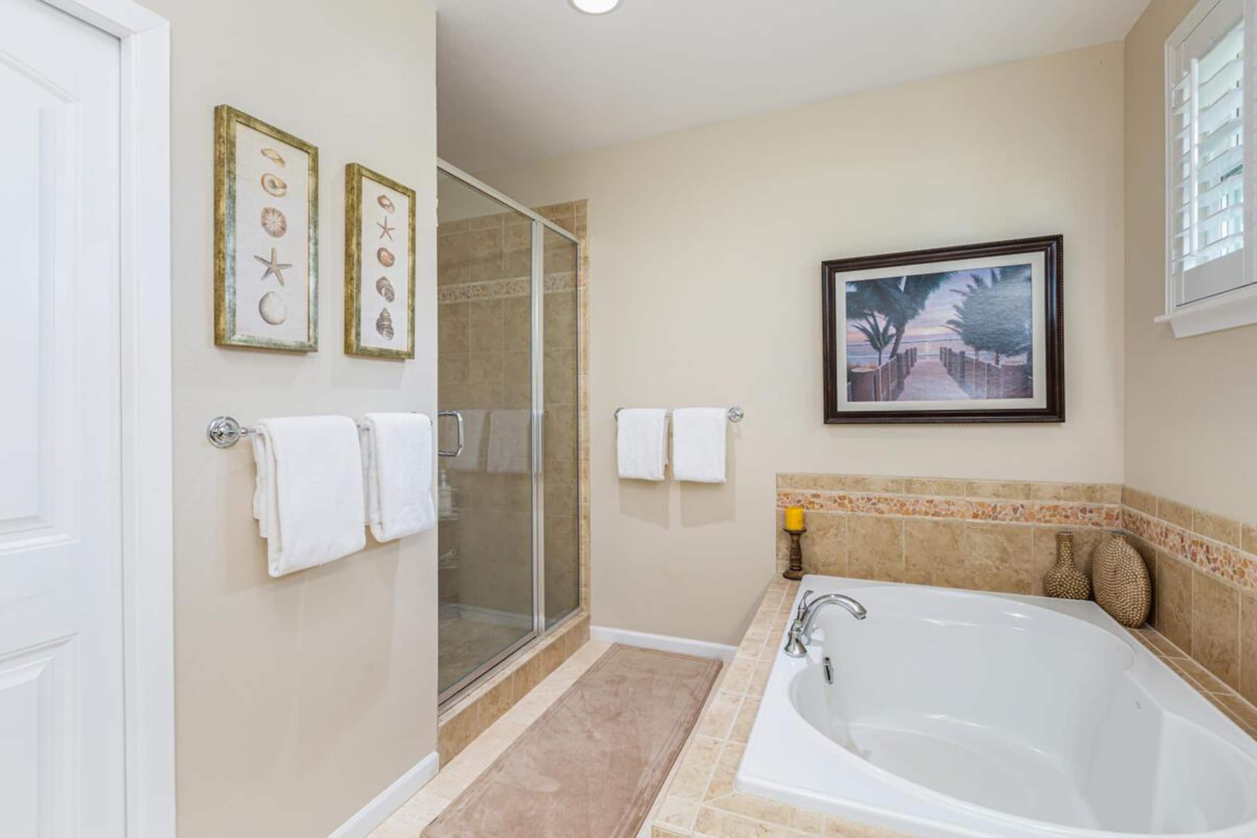 Townhouse in Princeville · ★4.89 · 3 bedrooms · 3 beds · 2.5 shared baths - Image 18