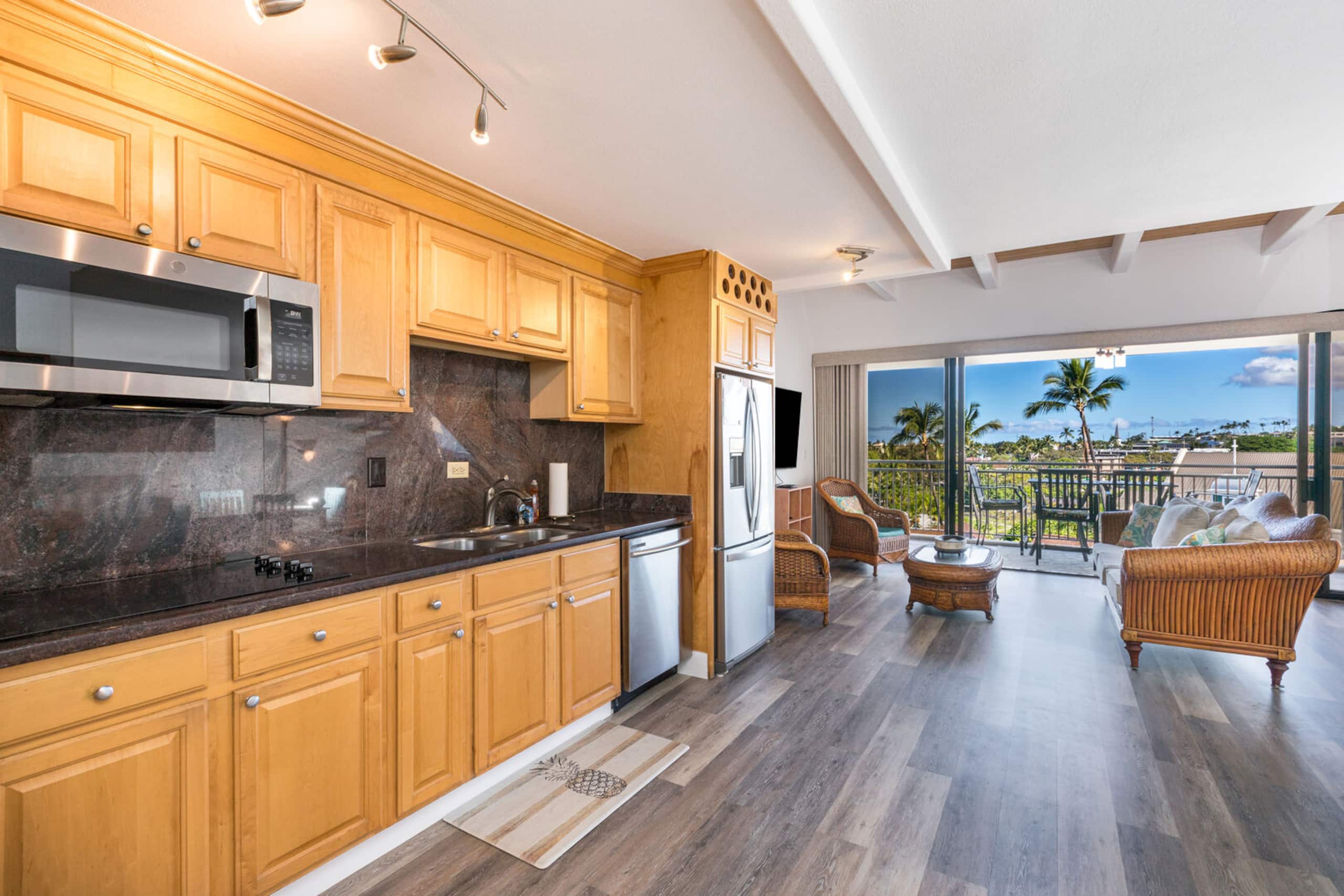 Condo in Kailua-Kona · ★4.74 · 2 bedrooms · 2 beds · 3 baths - Image 2