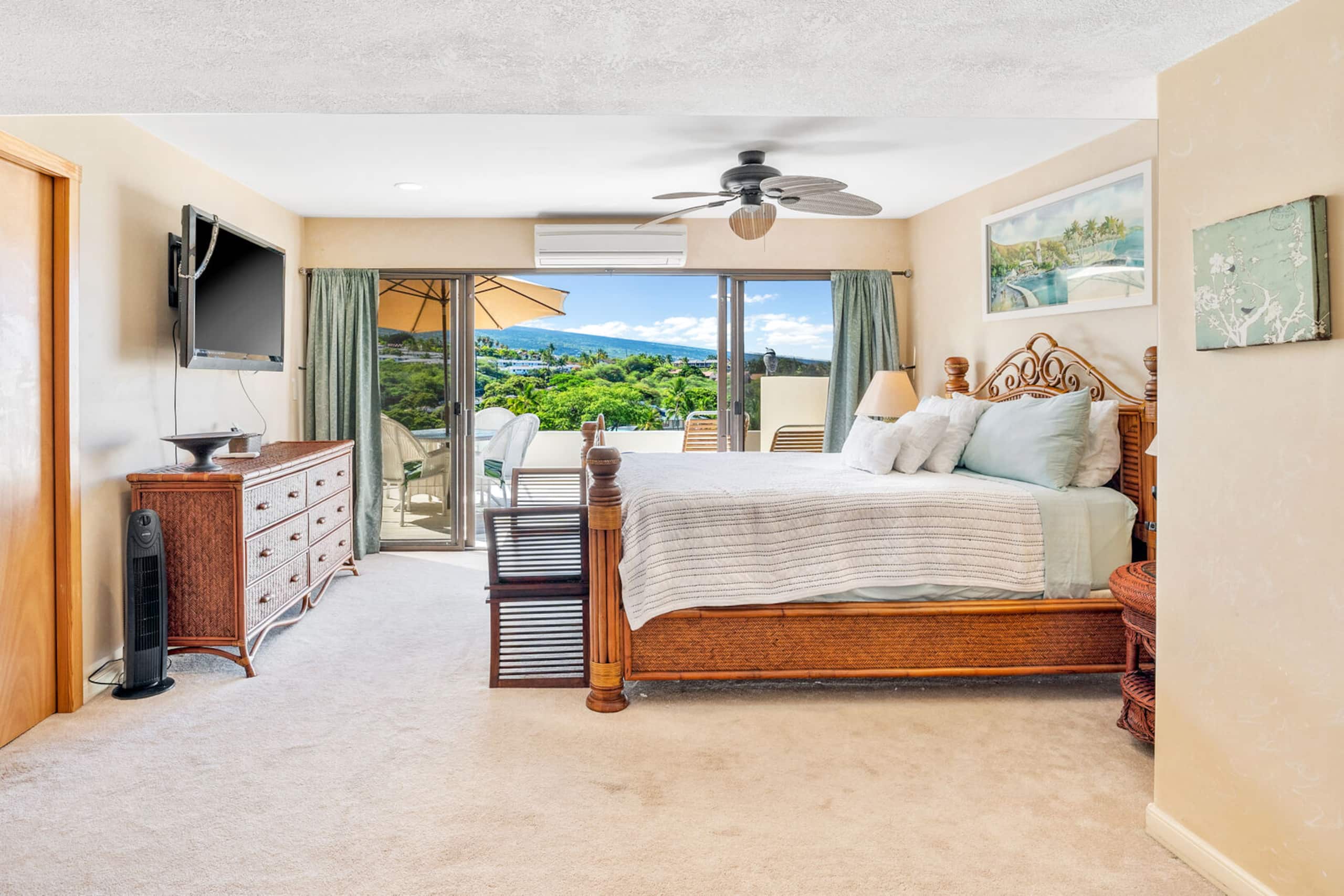 Condo in Kailua-Kona · ★4.74 · 2 bedrooms · 2 beds · 3 baths - Image 10