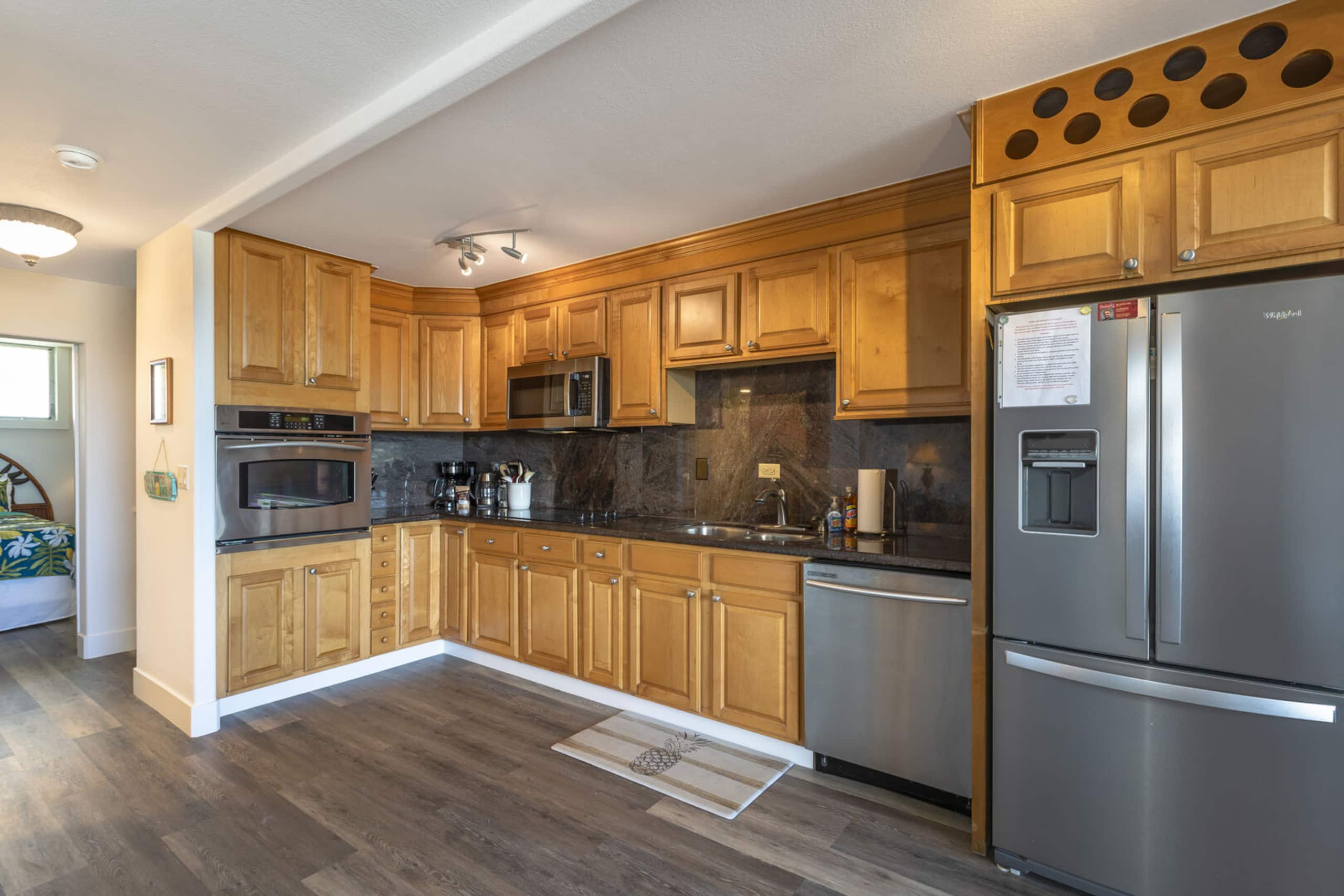 Condo in Kailua-Kona · ★4.74 · 2 bedrooms · 2 beds · 3 baths - Image 3