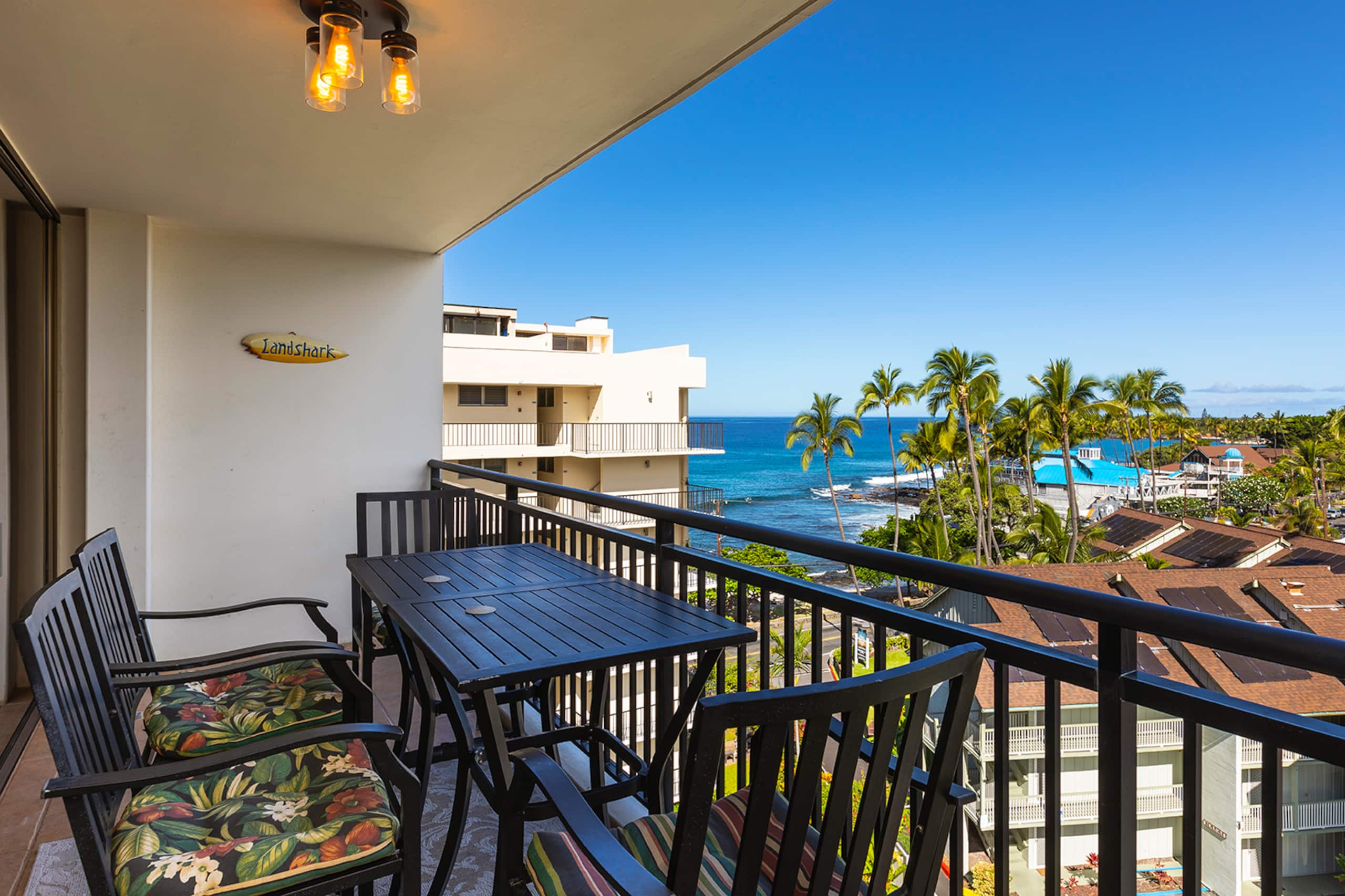 Condo in Kailua-Kona · ★4.74 · 2 bedrooms · 2 beds · 3 baths - Image 1