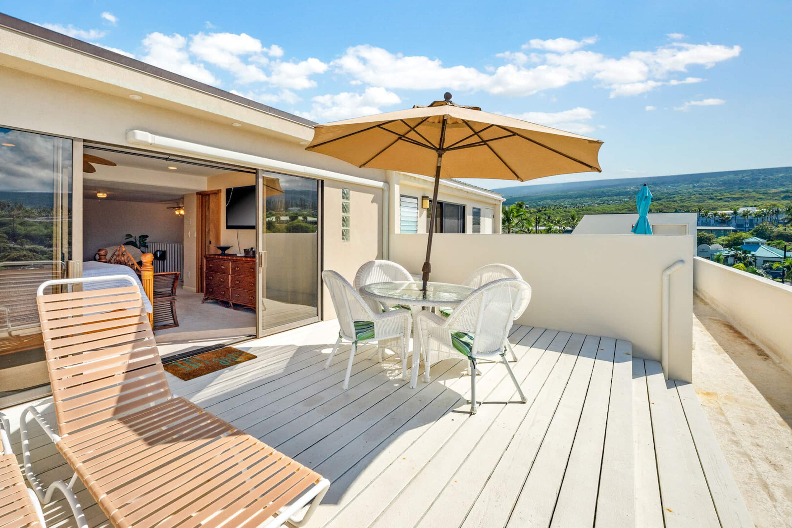 Condo in Kailua-Kona · ★4.74 · 2 bedrooms · 2 beds · 3 baths - Image 18