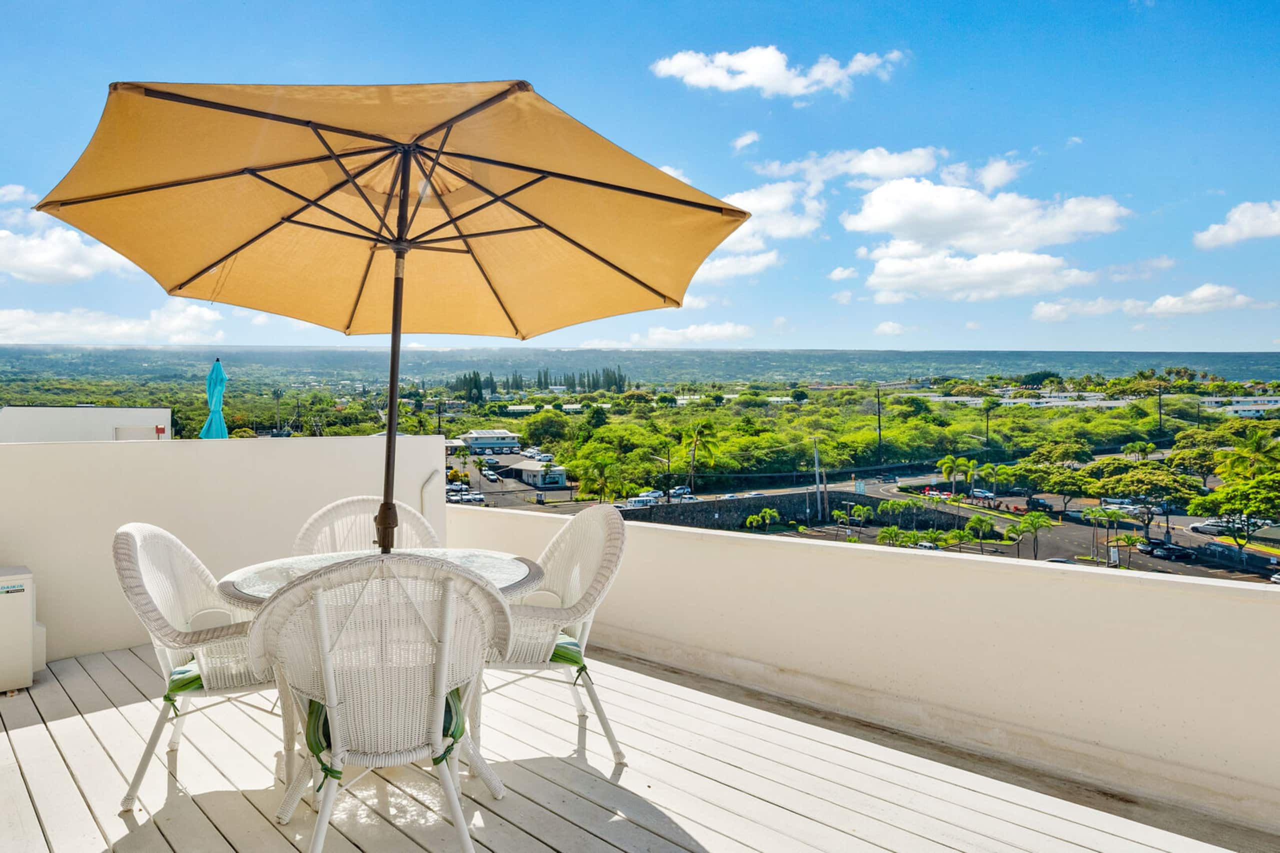 Condo in Kailua-Kona · ★4.74 · 2 bedrooms · 2 beds · 3 baths - Image 16