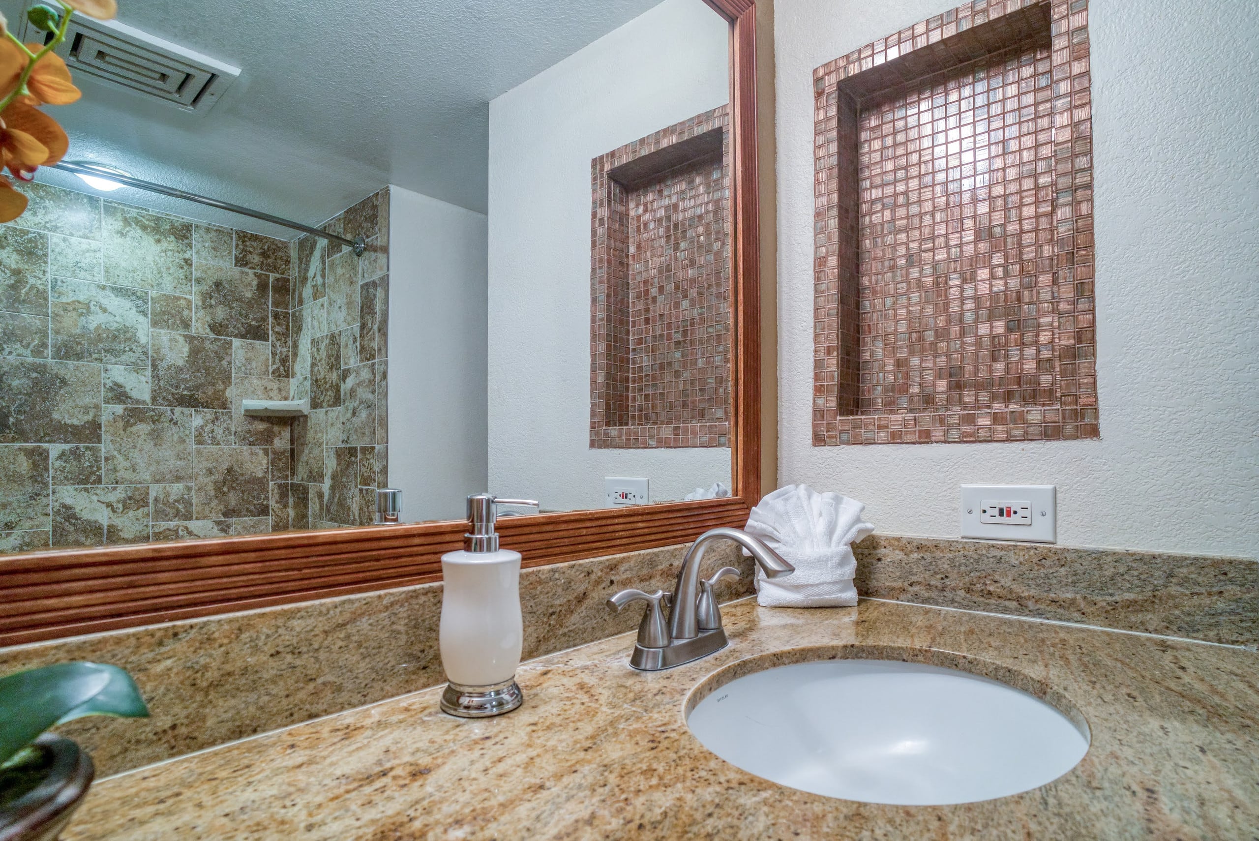 Condo in Kihei · ★4.33 · 2 bedrooms · 3 beds · 2 shared baths - Image 30