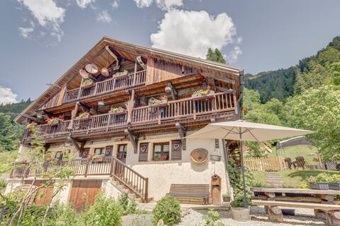 Chalet Coeur de Marie with sauna and jacuzzi - Val d 'Arly