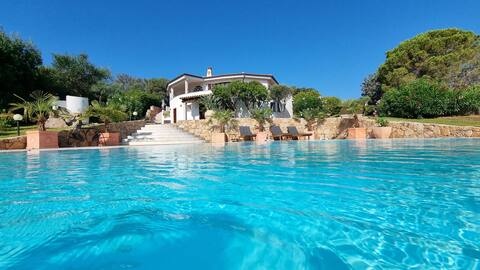 Villa with Luna Rossa Pool