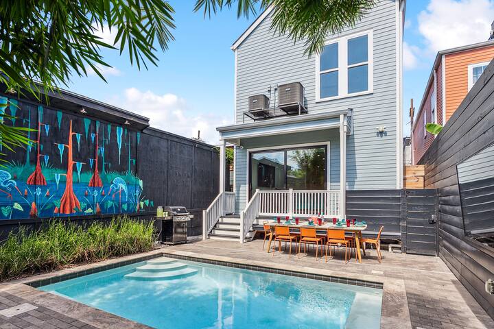 Private Home with Heated Pool | Near FQ gallery image 2