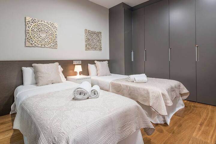 Amazing Plaza Catalunya & Paseo de Gracia gallery image 5