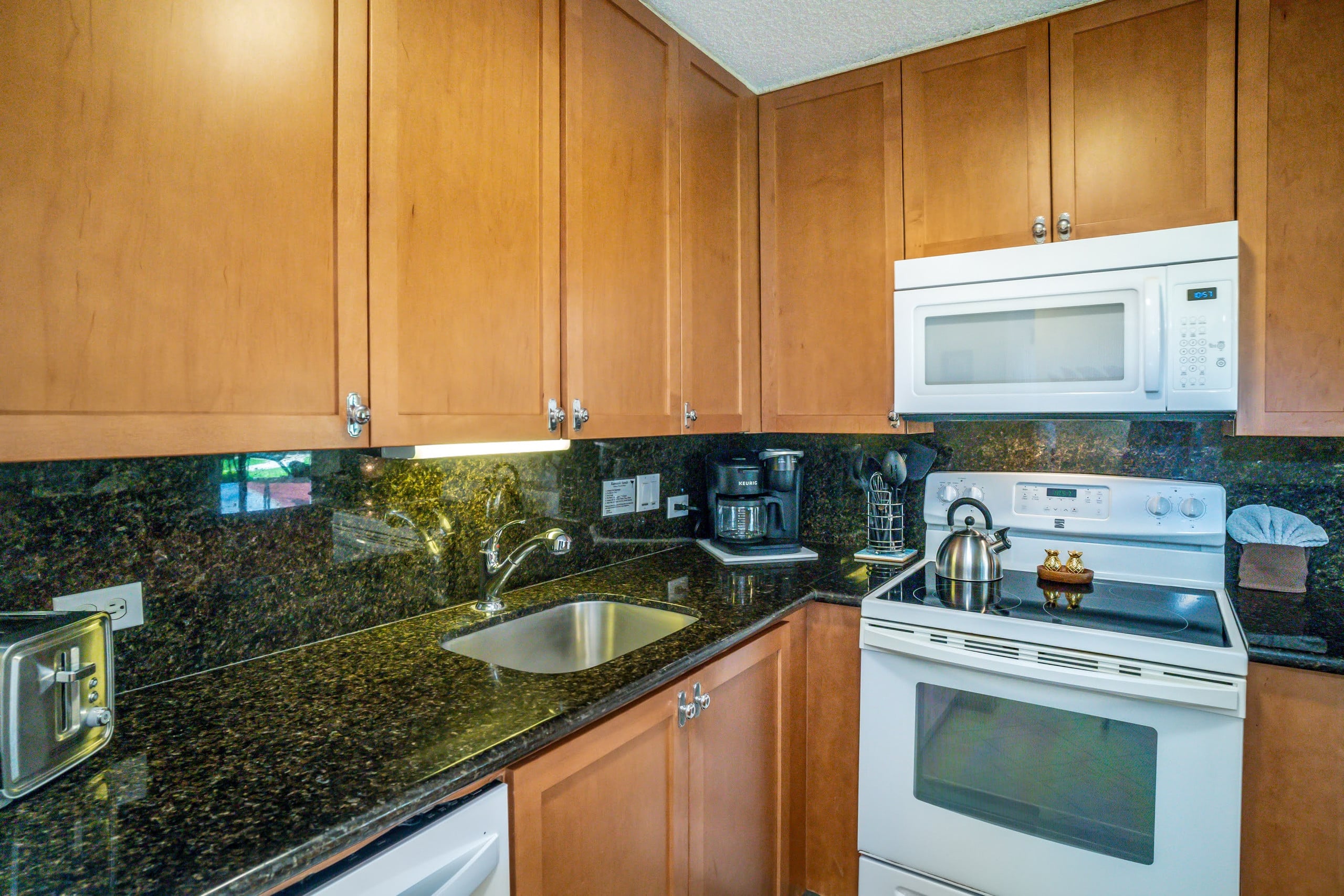 Condo in Kihei · ★4.67 · 1 bedroom · 2 beds · 2 shared baths - Image 22