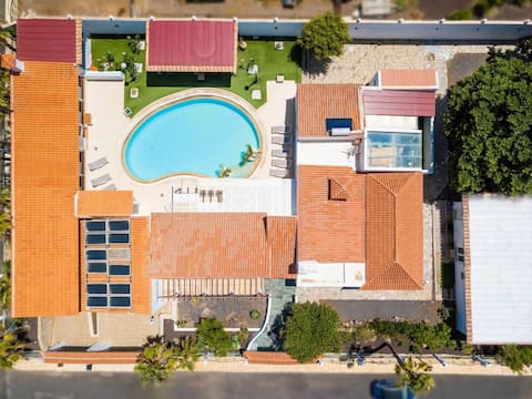 Alamos Park-stunning villa in HUGE private grounds